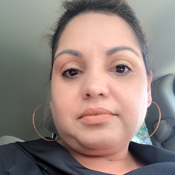 Meet your Posher, Gina - Picture 1 of 1